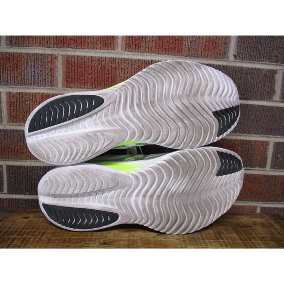Saucony Mens Kinvara 14 White S20823-75 Athletic Running Sneakers Shoes Size 12 main image 16
